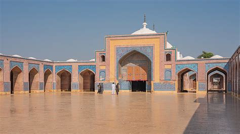 Shah Jahan Mosque: Kiệt tác kiến trúc Mughal và di sản lịch sử sống động!