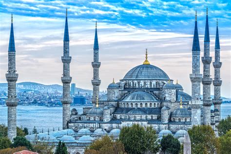 Sultanahmet Camii: Một kiệt tác lịch sử với vẻ đẹp mê hoặc!