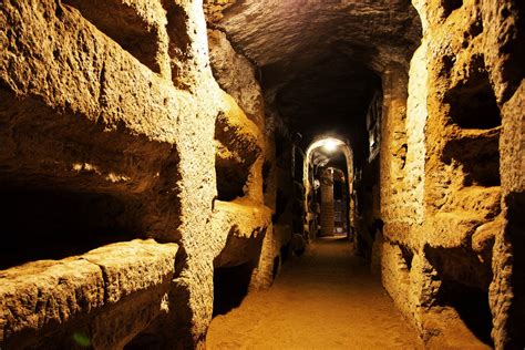 Catacombs of San Callisto - Labyrinths of Ancient Rome Whispering Tales of Early Christianity!