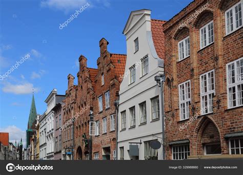  Vịnh Lübeck:  Một Khu Bến Cảng lịch sử đầy mê hoặc và những ngôi nhà cổ kính